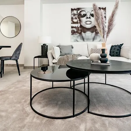 Inf27e- By Roomservices * 埃斯特波纳