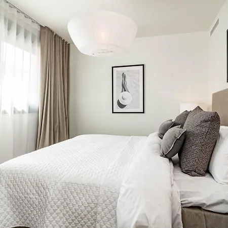 Inf27e- By Roomservices Apartmán