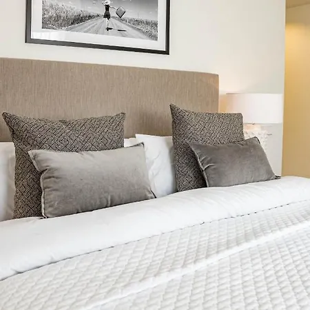 Inf27e- By Roomservices * Estepona