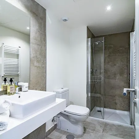 Apartment Inf27e- By Roomservices