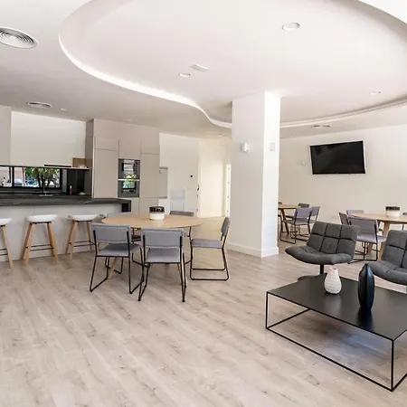 Inf27e- By Roomservices * Estepona