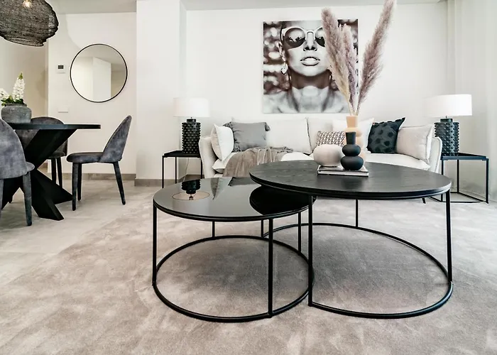 Inf2.7e- By Roomservices * Estepona