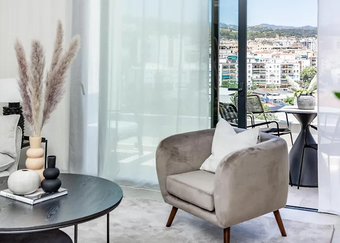 Inf2.7e- By Roomservices * Estepona