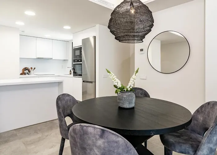 Inf2.7e- By Roomservices Lejlighed