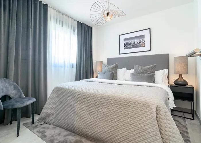 Lejlighed Inf2.7e- By Roomservices Estepona