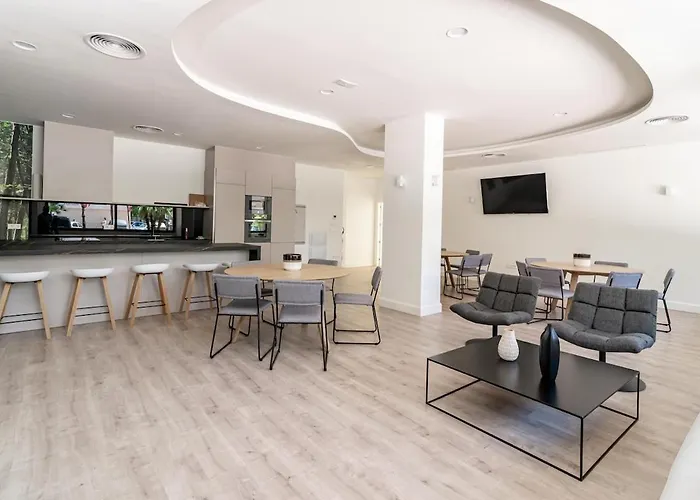 Inf2.7e- By Roomservices *