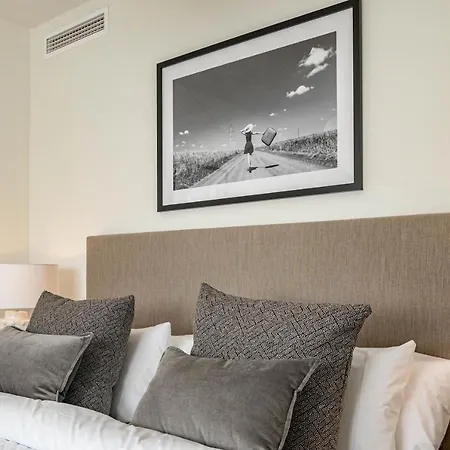 Inf27e- By Roomservices * Estepona