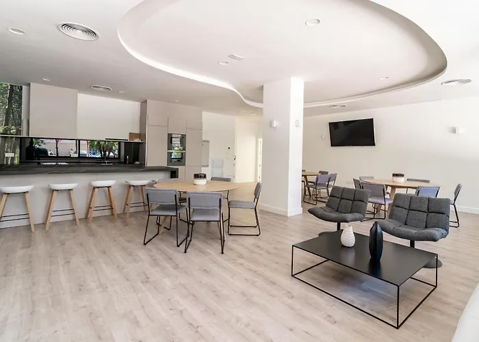 Inf2.7e- By Roomservices * Εστεπόνα