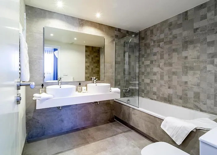 Inf2.7e- By Roomservices Daire