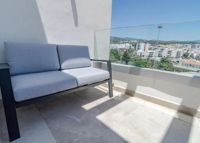 Inf2.7e- By Roomservices Daire